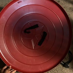 Marvel shield captain America plastic ( 2 handles ) red/ white and blue